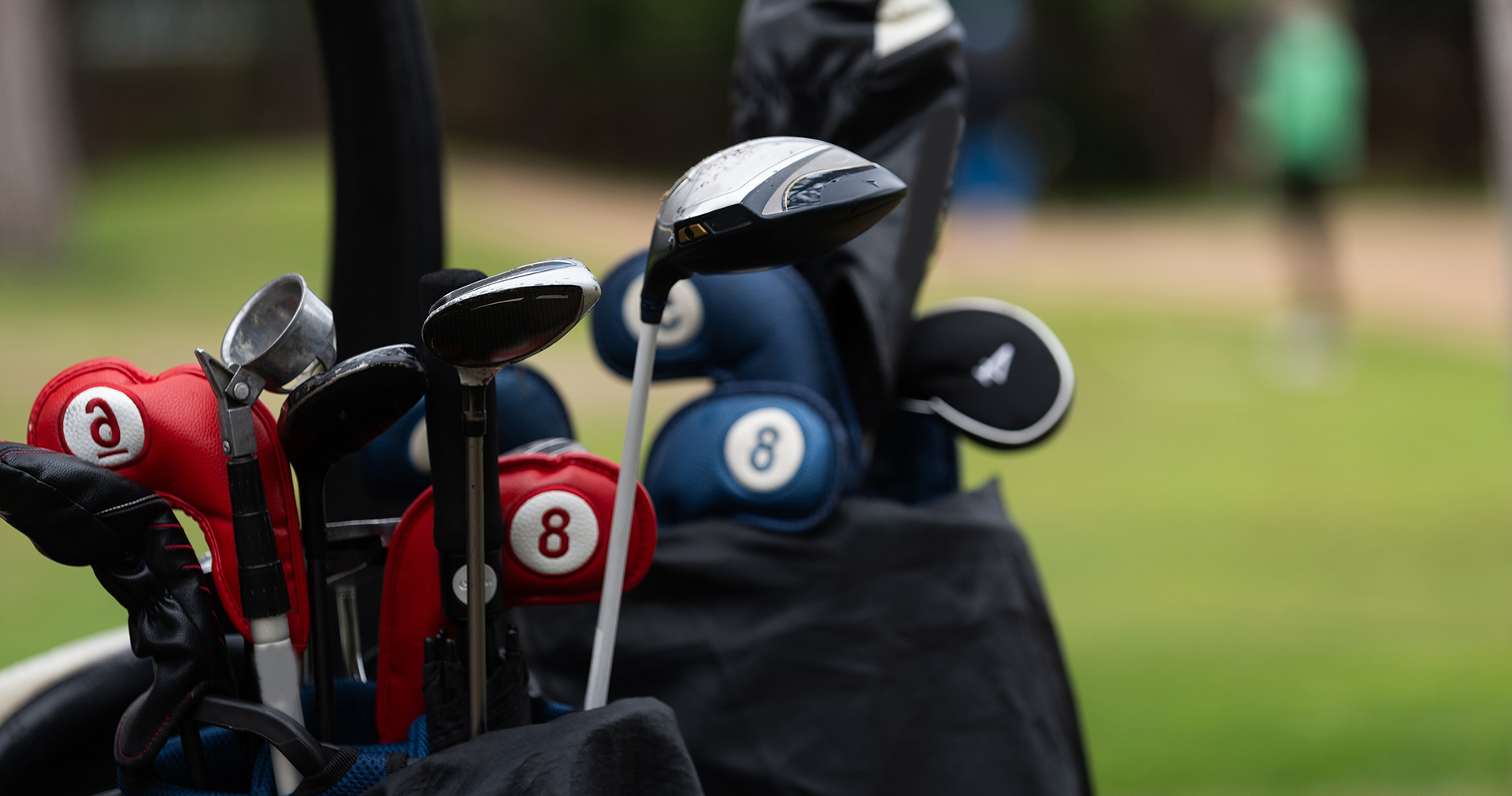 Different,types,of,golf,clubs,in,a,cart,bag,,and